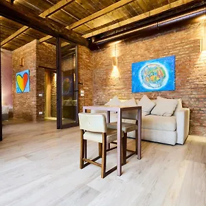 Red Moon-emme Loft Appartamento Milano